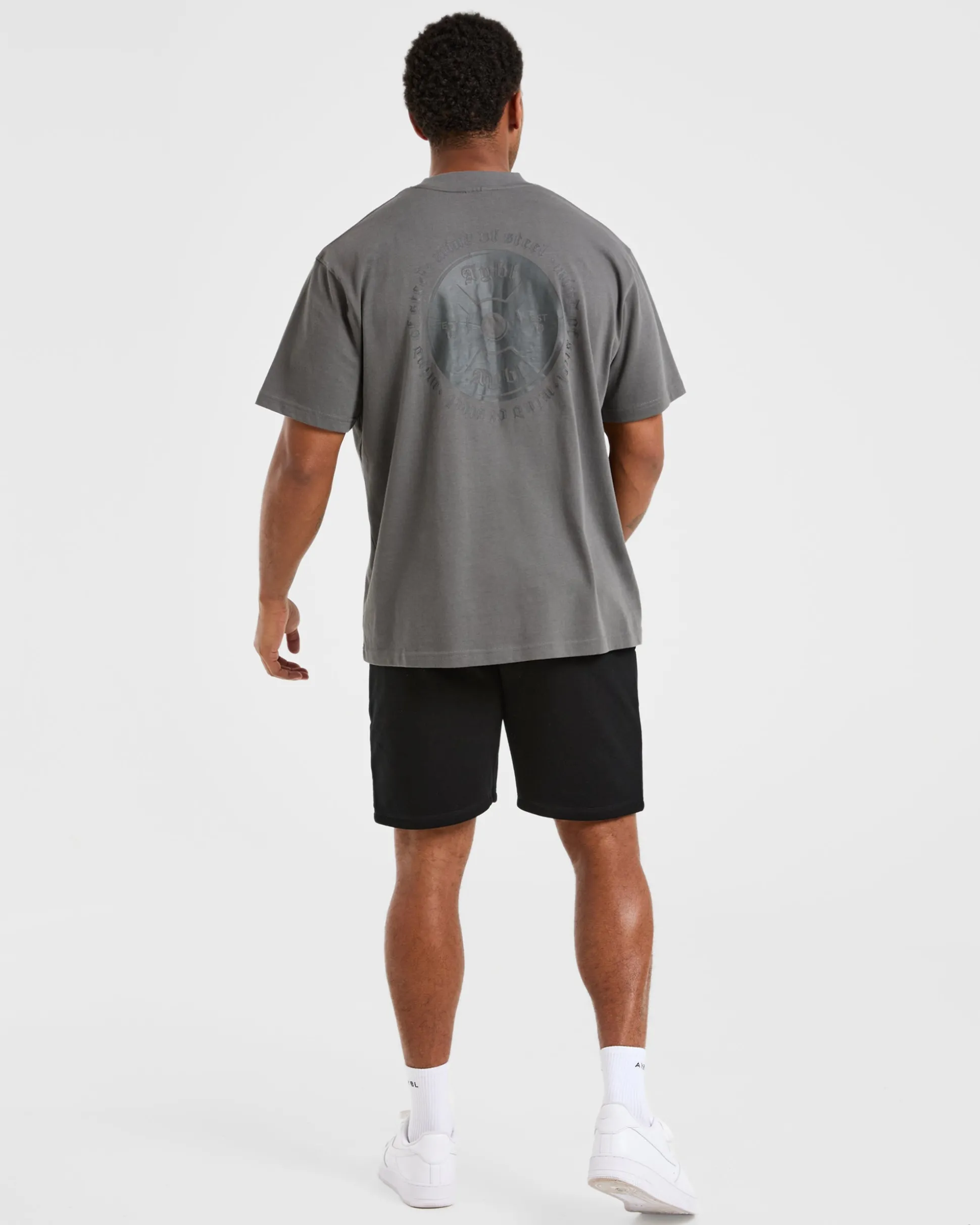 Essential Lightweight 7" Shorts